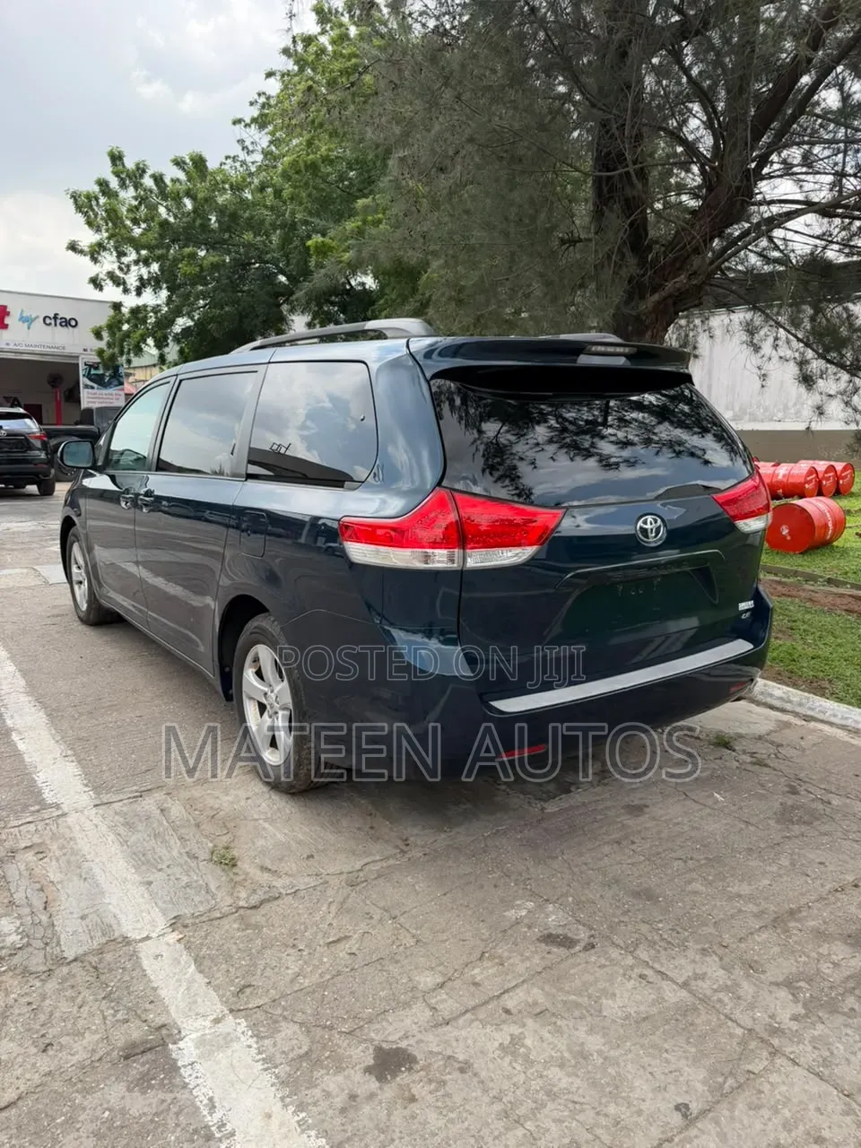 Toyota Sienna 2013 Green