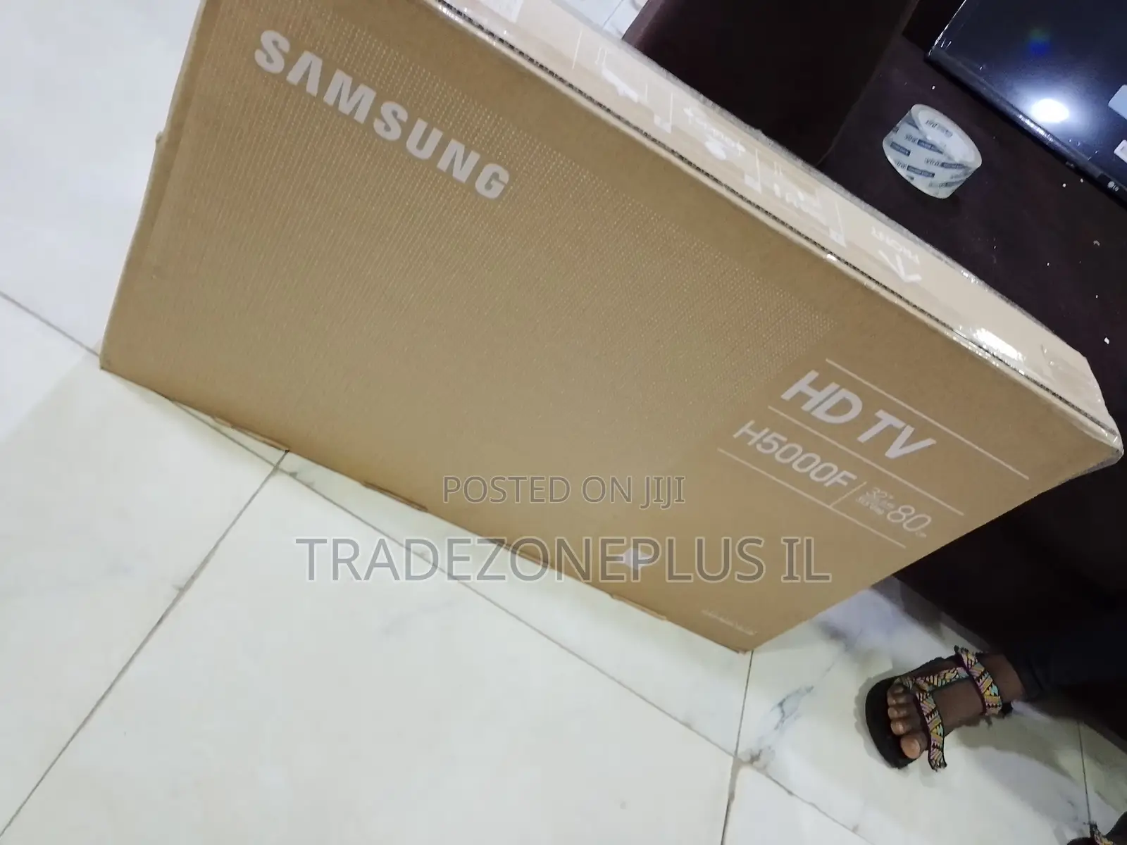 Samsung 32-Inch TV for a Cosy Viewing Corner