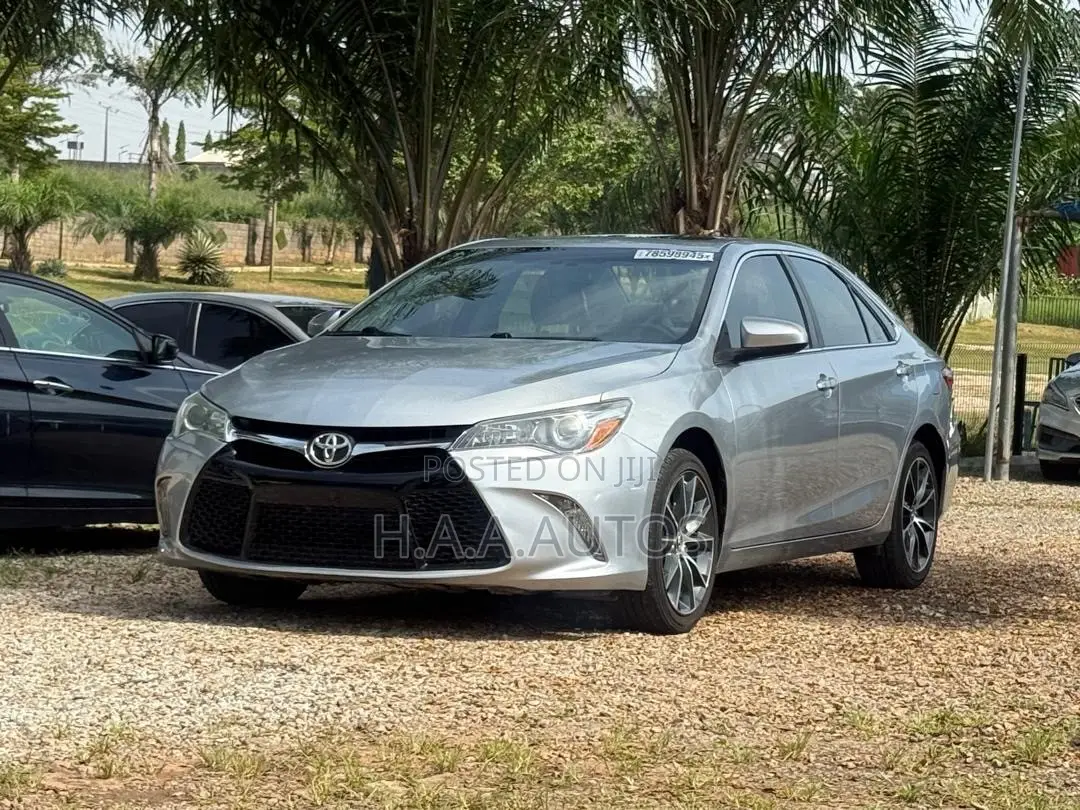 Toyota Camry XSE 4dr Sedan (2.5L 4cyl 6A) 2017 Silver