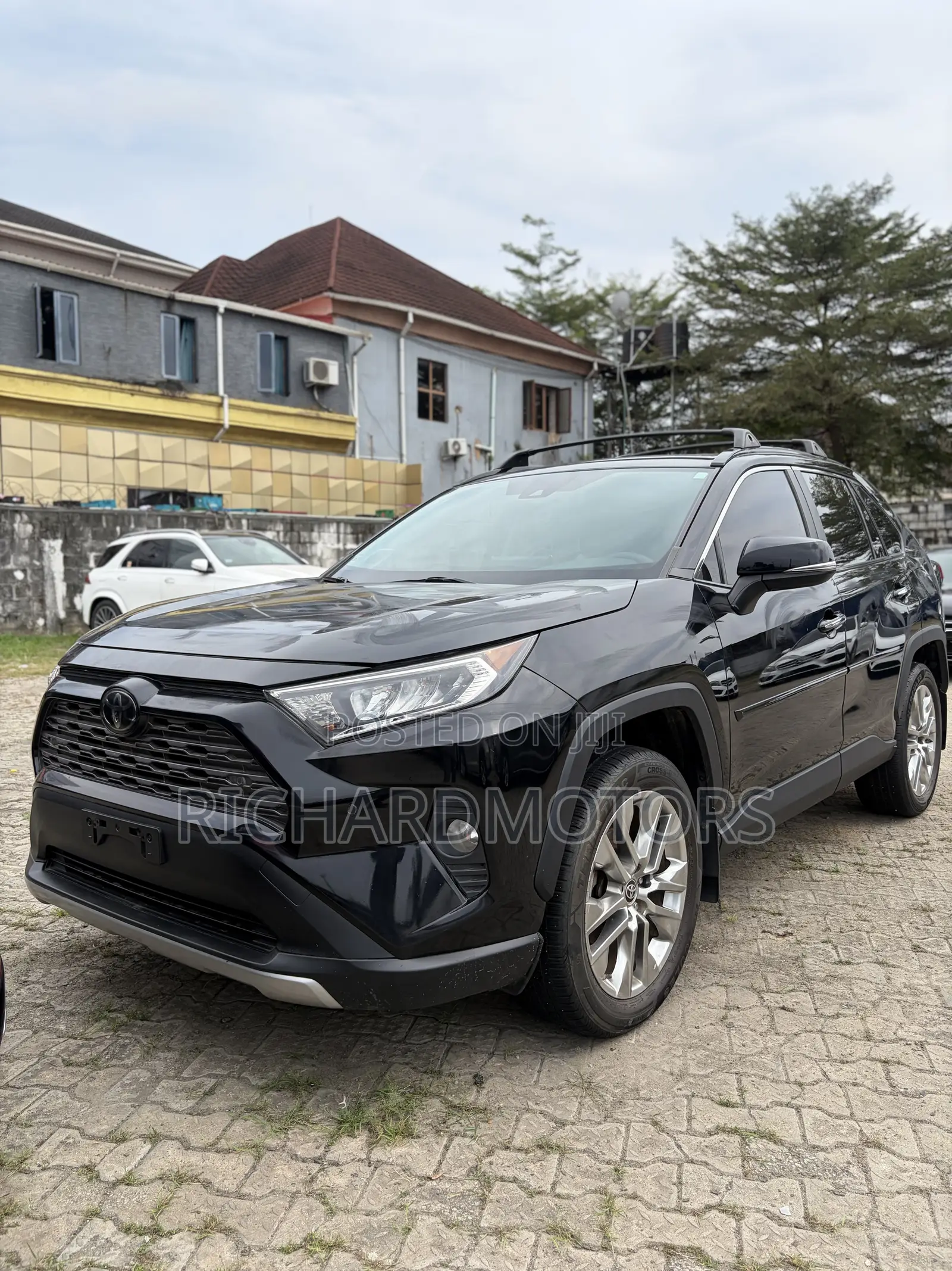 Toyota RAV4 Limited AWD 2020 Gray