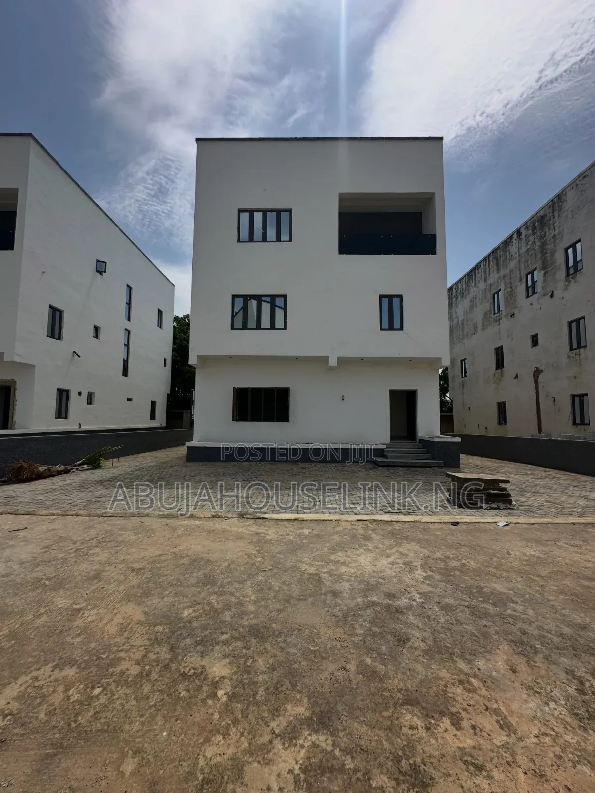 5bdrm Duplex in Mabushi Abuja for sale