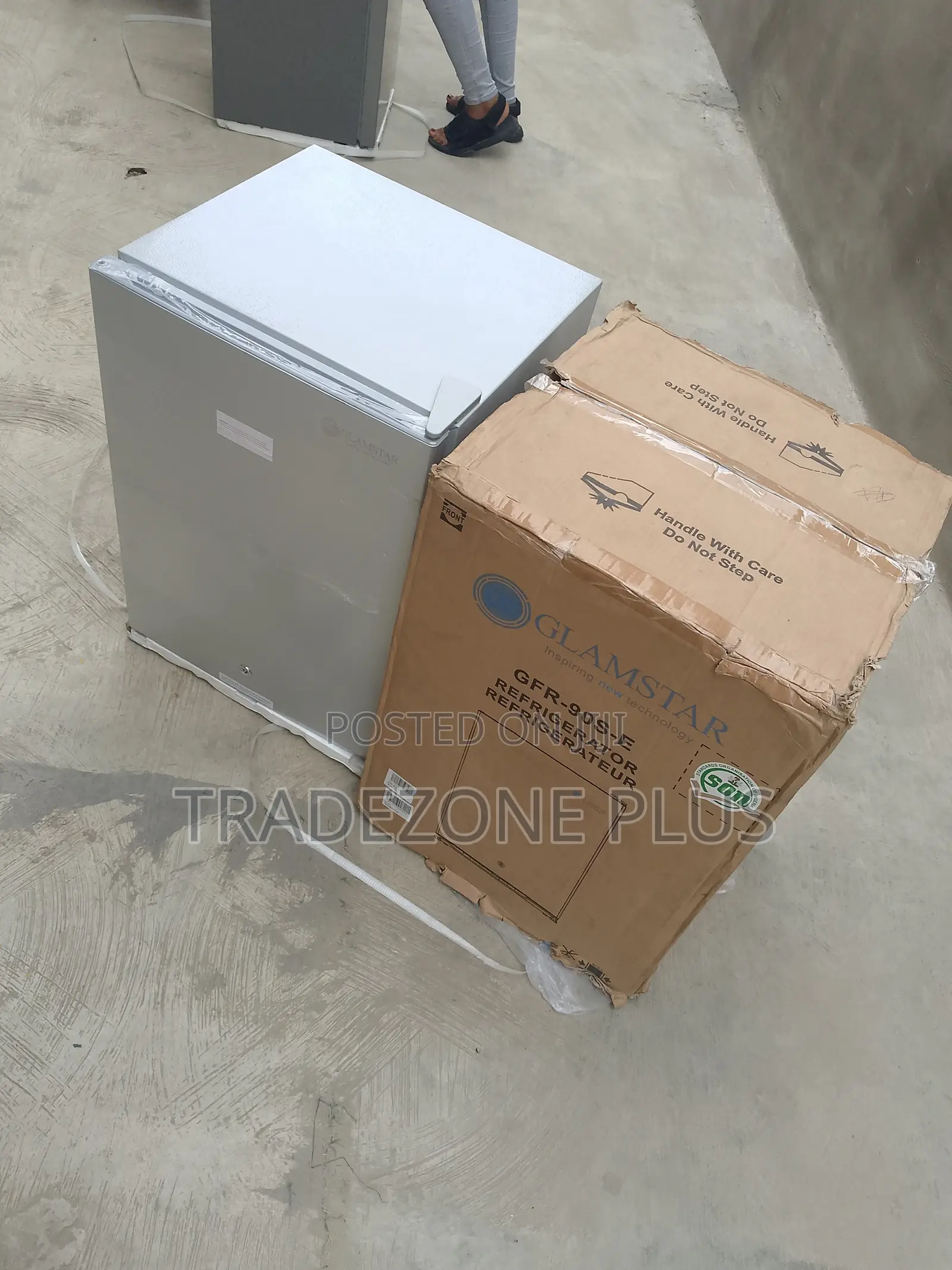 Glamstar 69L Fridge for Personal and Home Use