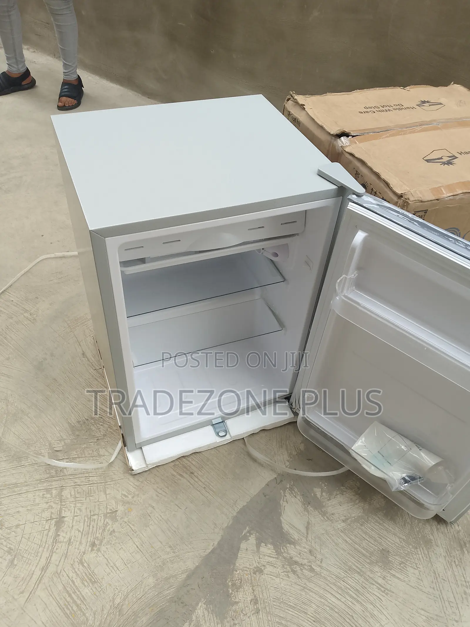 Glamstar Refrigerator for Bedrooms, Kitchens and Offices