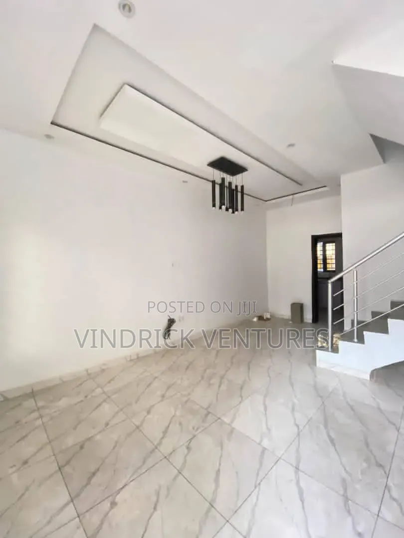 3bdrm Townhouse/Terrace in Mobil Road Ilaje for sale