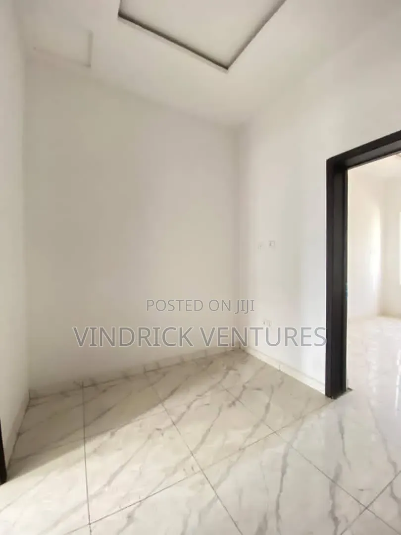 3bdrm Townhouse/Terrace in Mobil Road Ilaje for sale