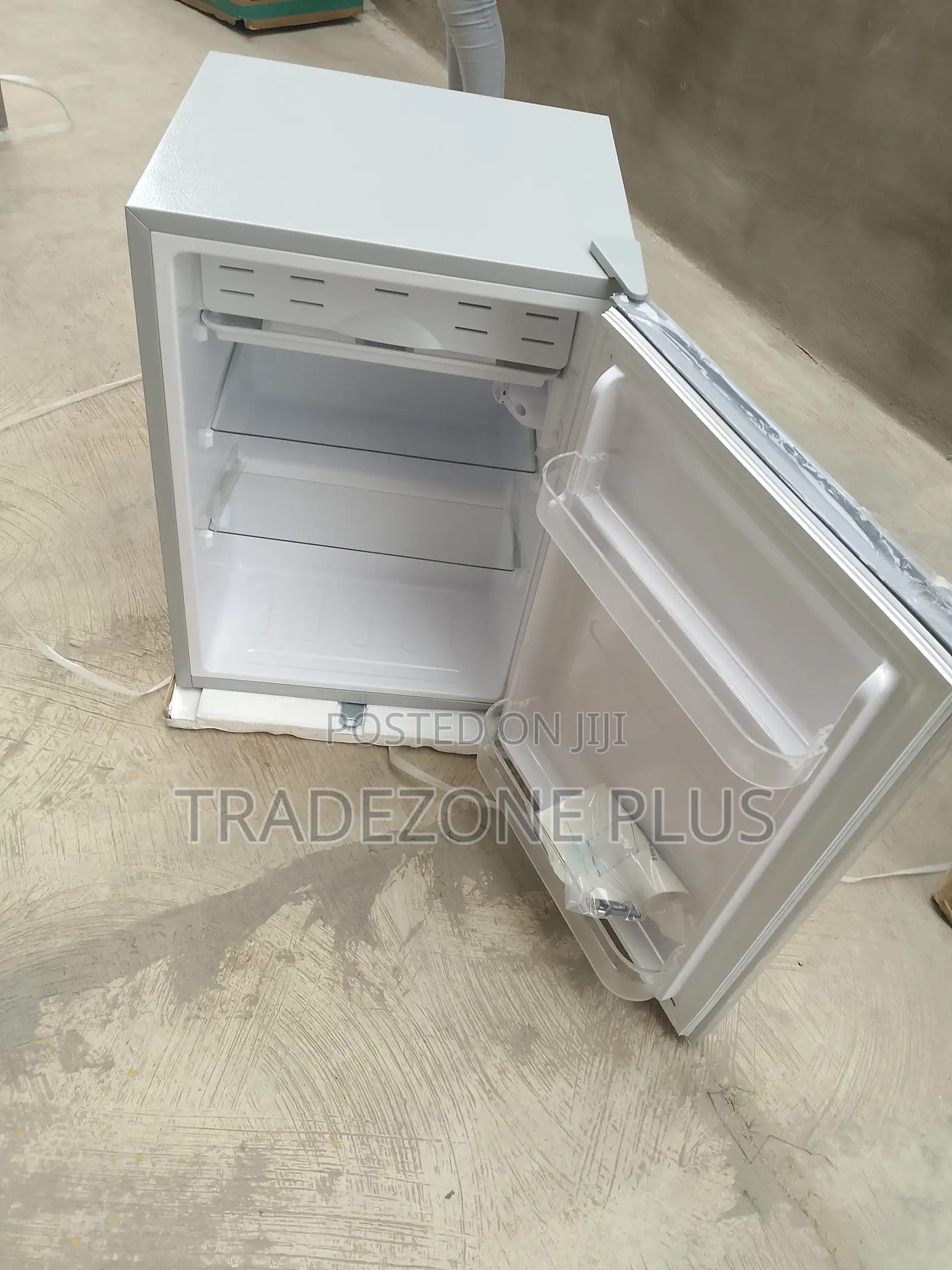 Glamstar 69L Mini Fridge for Personal Use