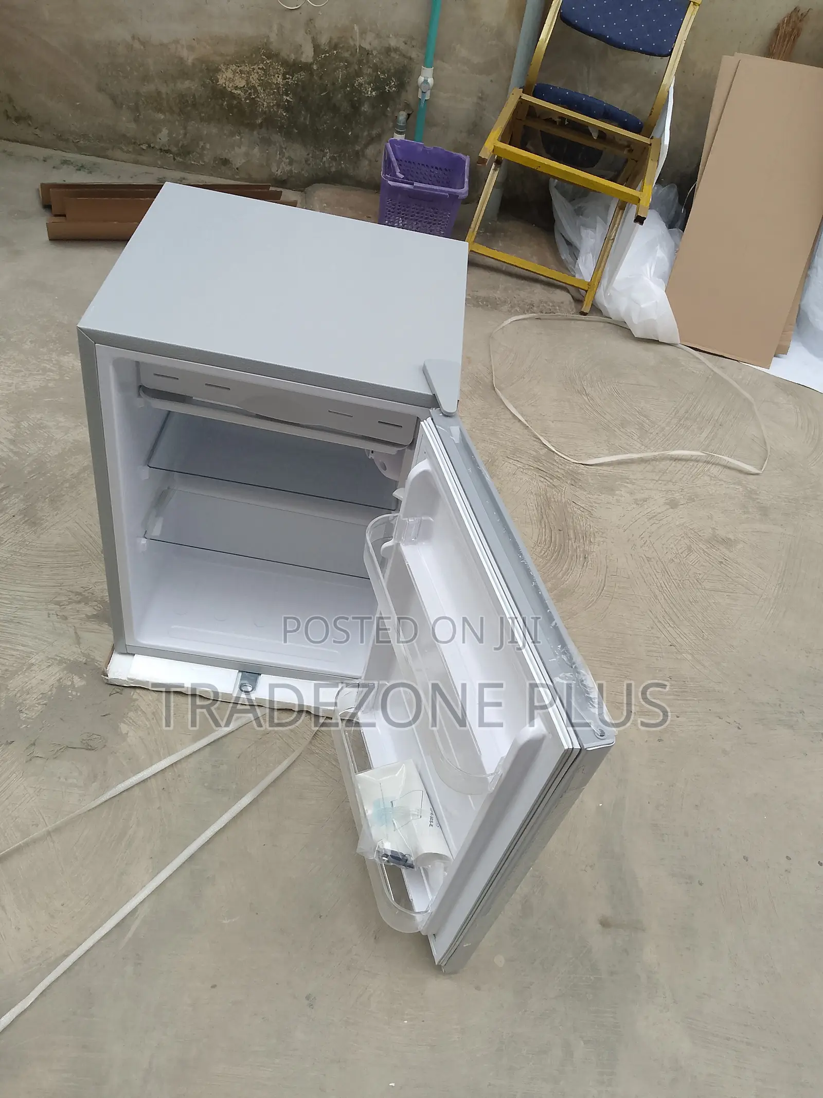 Glamstar 69L Mini Fridge for Personal Use