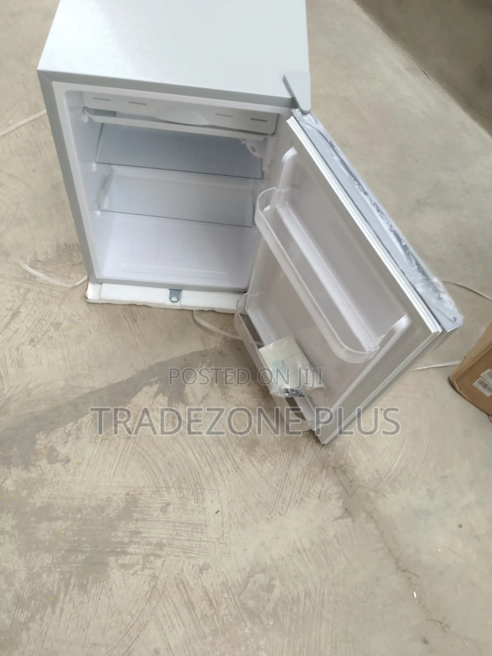 Glamstar 69L Fridge for Single Rooms and Apartments