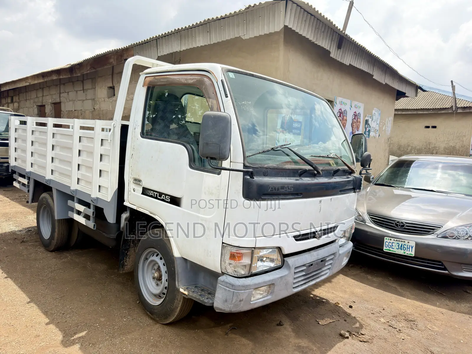 Nissan Cabstar ( Foreign Used ) 6 Tyres Injector Engine