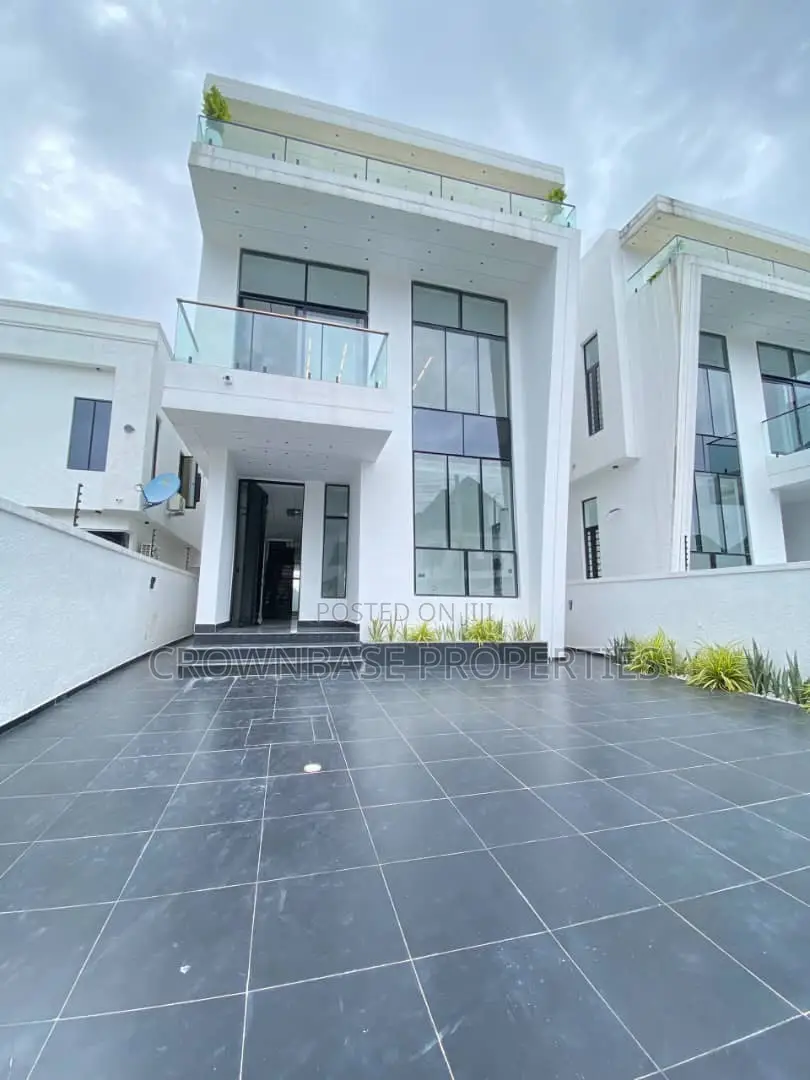 5bdrm Duplex in Sangotedo for sale