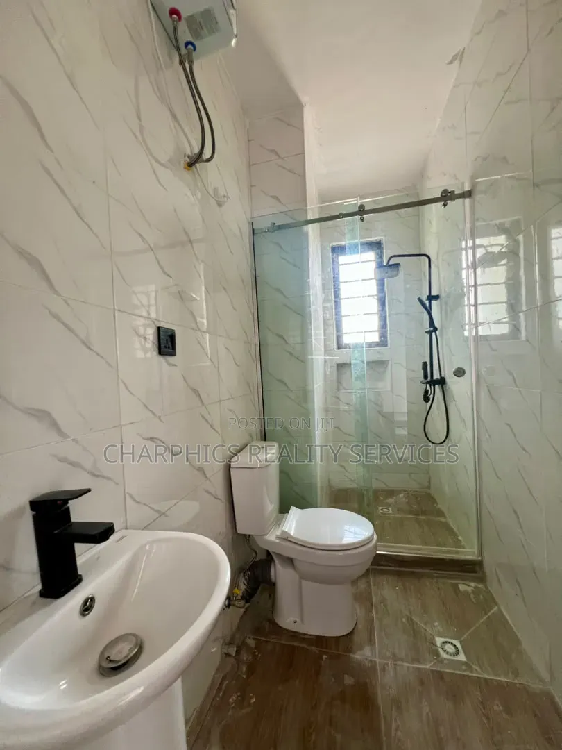 Mini Flat in Idado for sale