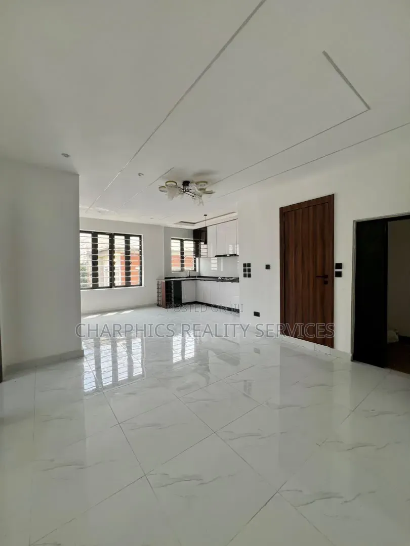 Mini Flat in Idado for sale