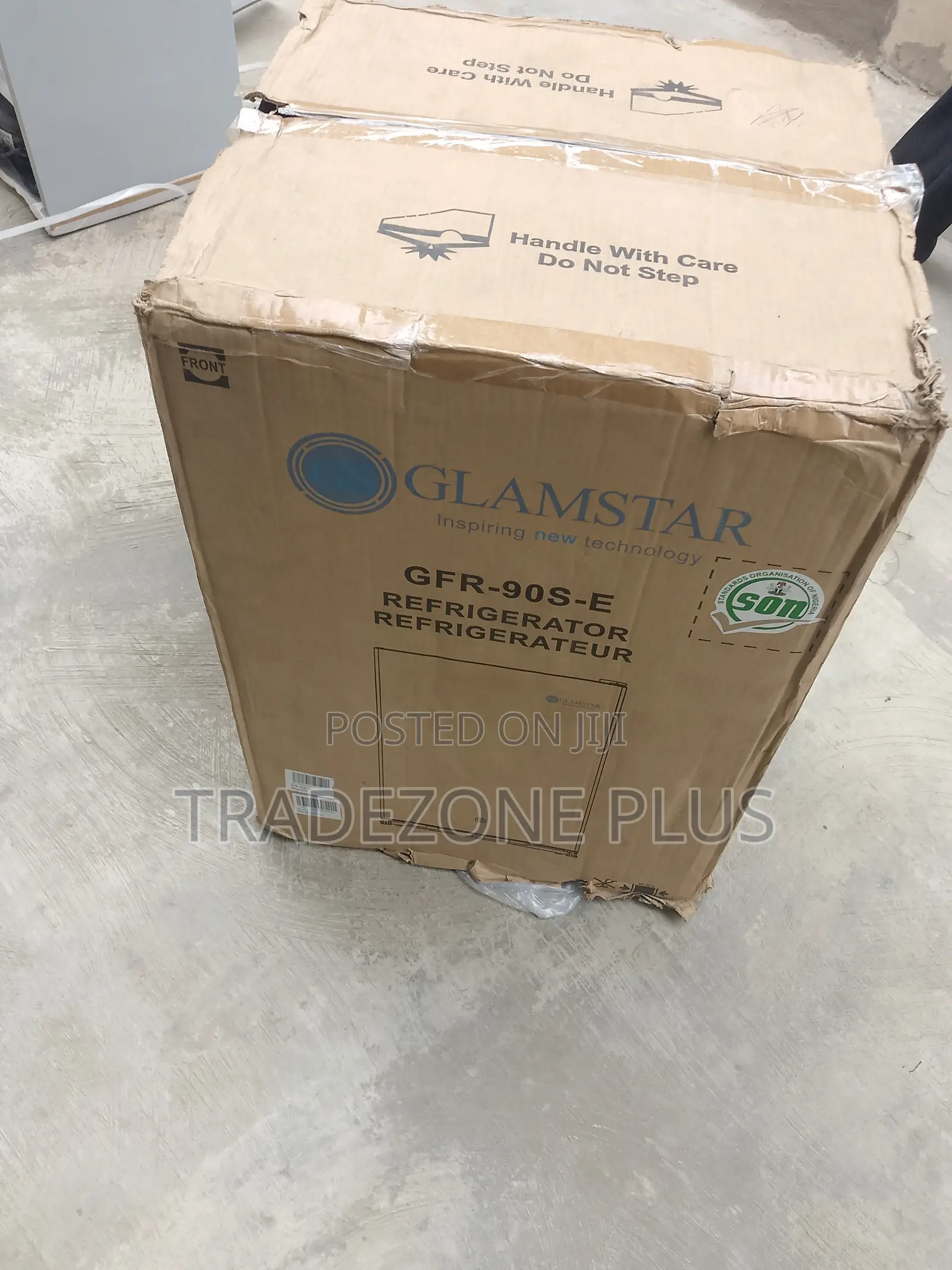 Glamstar 69L Compact Refrigerator for Easy Storage