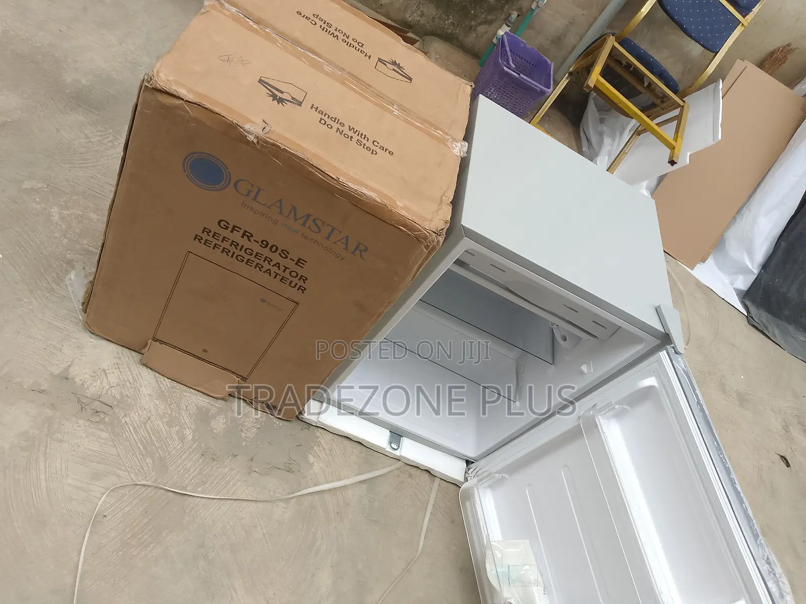 Glamstar 69L Compact Refrigerator for Easy Storage
