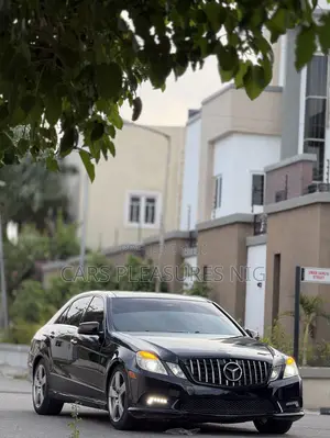 Mercedes-Benz E350 Base 4Matic Sedan AWD (3.5L 6cyl 7A) 2010 Black