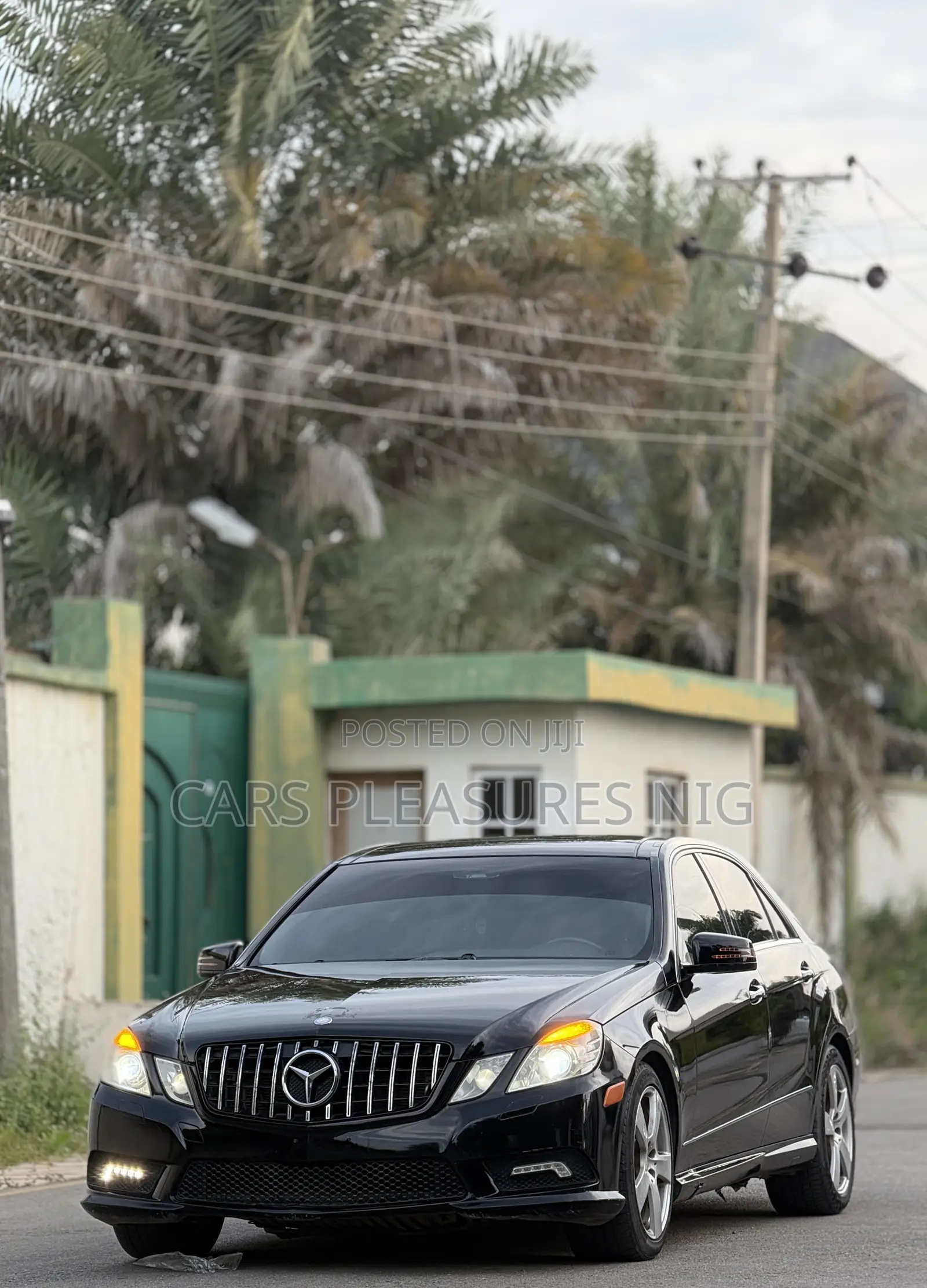 Mercedes-Benz E350 Base 4Matic Sedan AWD (3.5L 6cyl 7A) 2010 Black