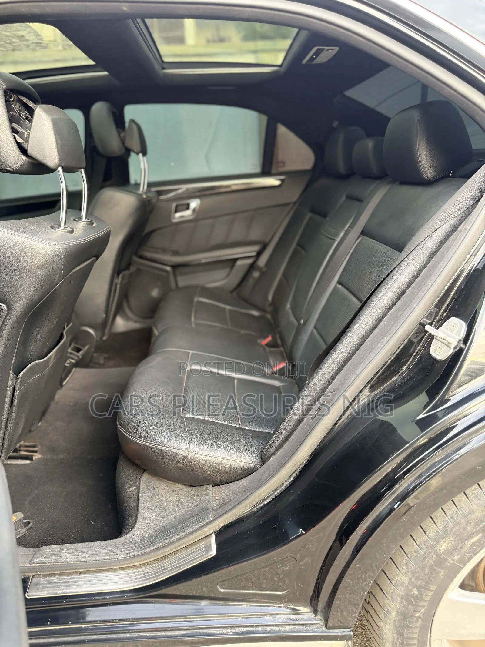 Mercedes-Benz E350 Base 4Matic Sedan AWD (3.5L 6cyl 7A) 2010 Black