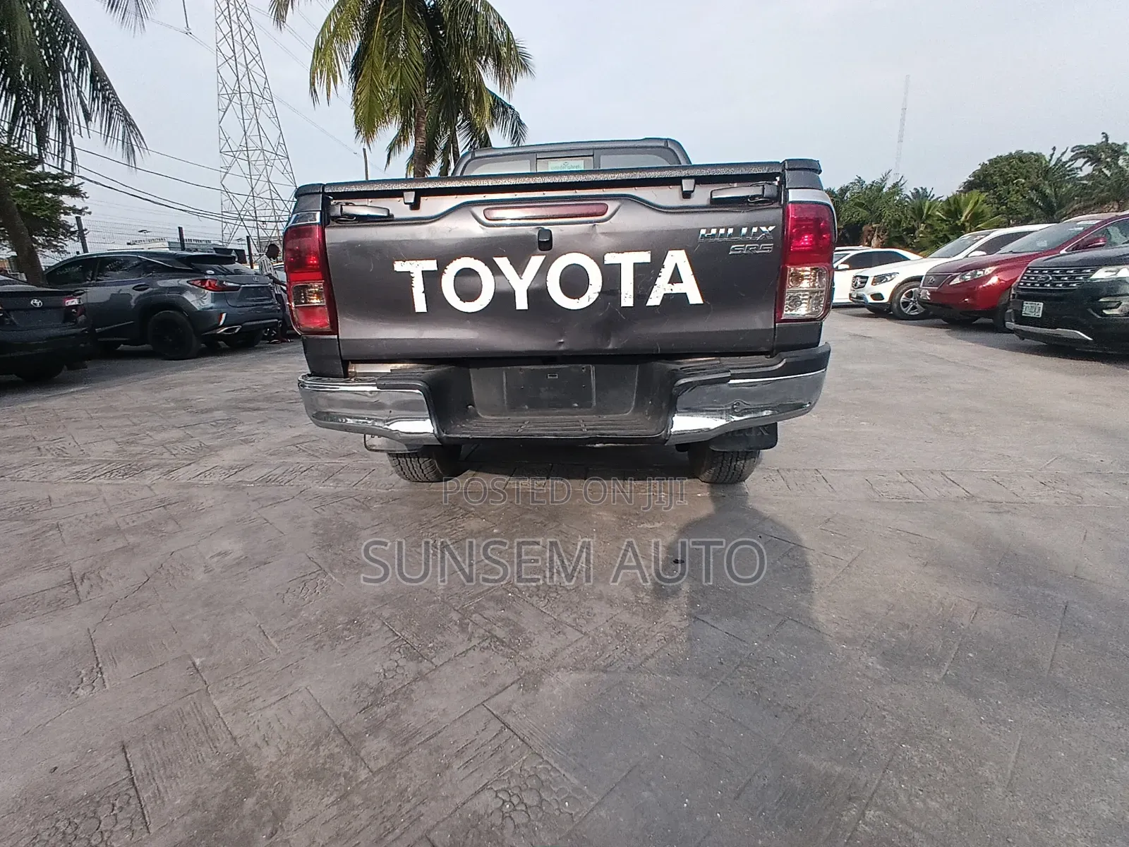 Toyota Hilux SR 4x4 2017 Gray