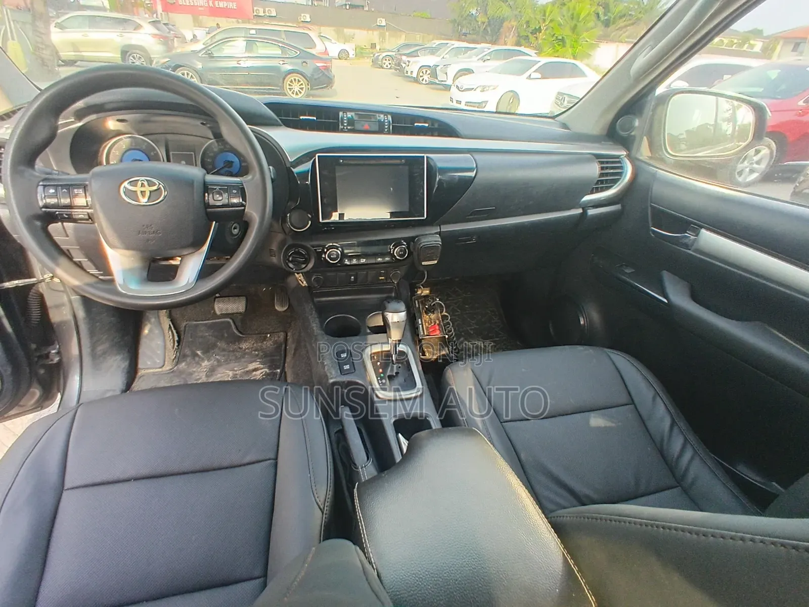 Toyota Hilux SR 4x4 2017 Gray