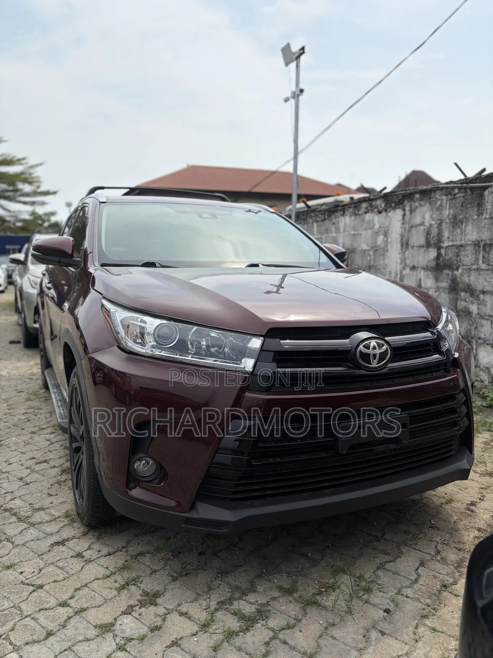 Toyota Highlander SE 4x4 V6 (3.5L 6cyl 8A) 2018 Burgundy