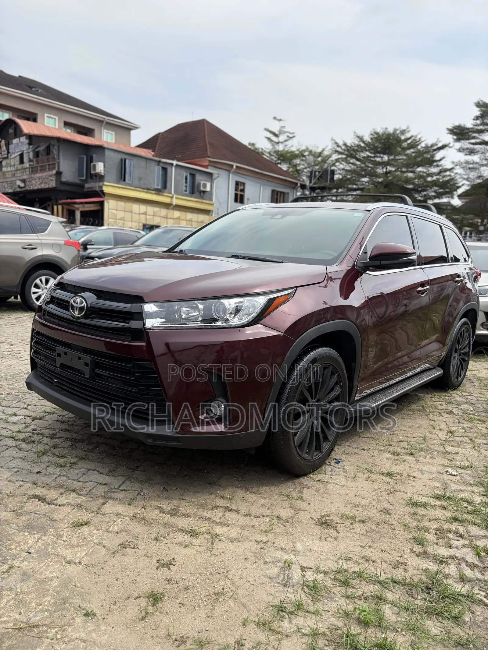 Toyota Highlander SE 4x4 V6 (3.5L 6cyl 8A) 2018 Burgundy