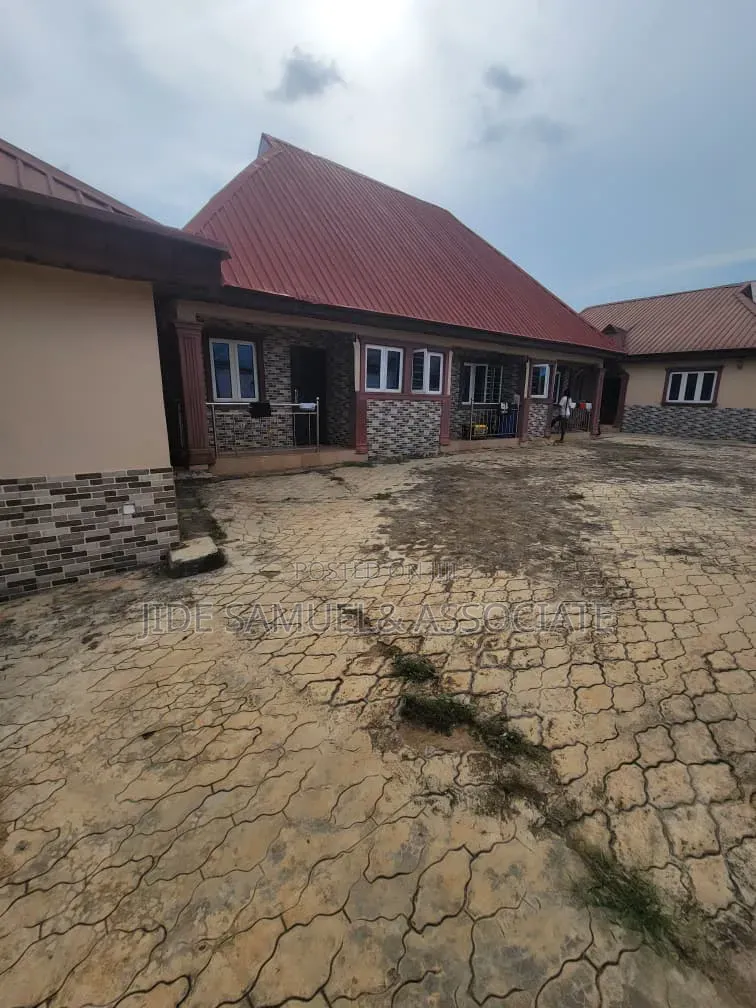 Mini Flat in Ado-Odo/Ota for rent