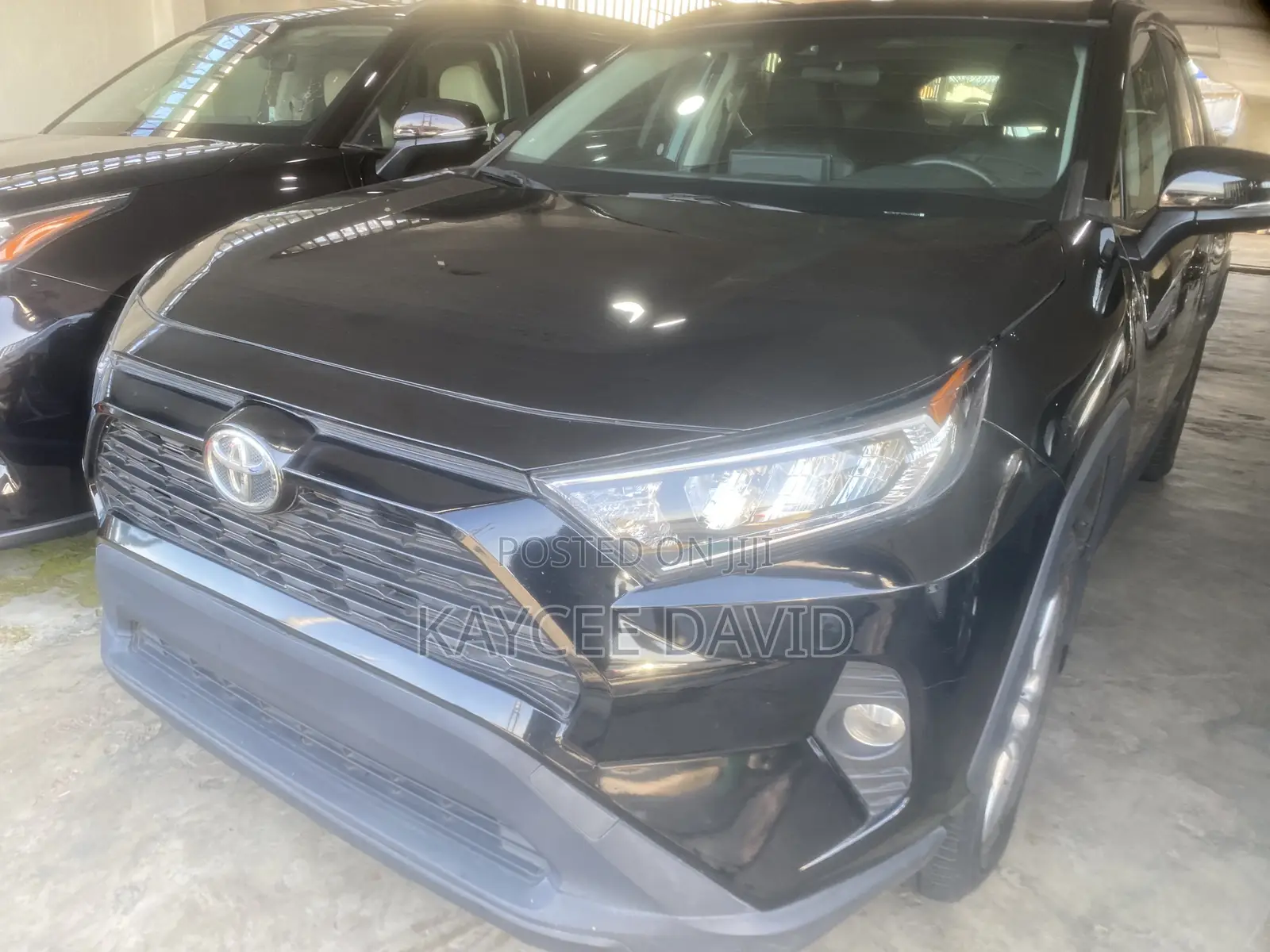 Toyota RAV4 XLE 2021 Black