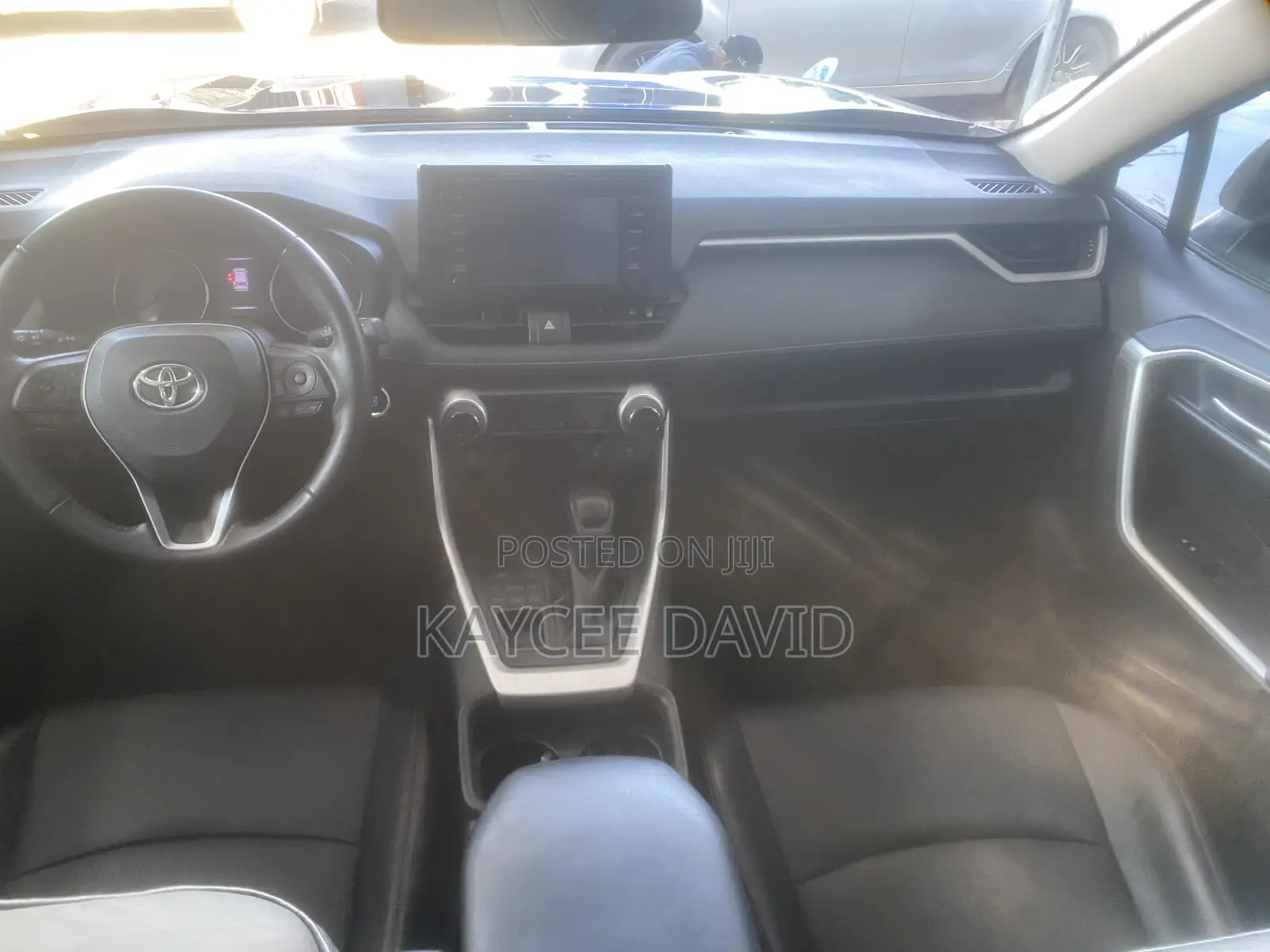 Toyota RAV4 XLE 2021 Black