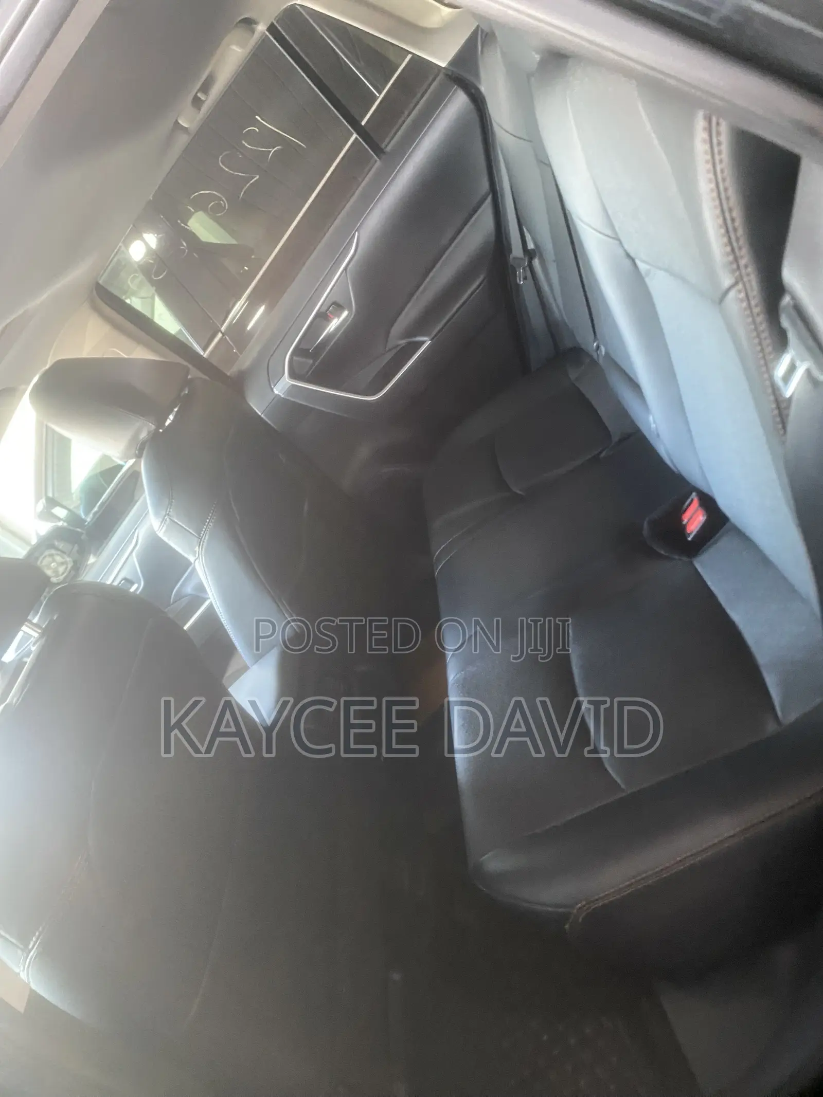 Toyota RAV4 XLE 2021 Black