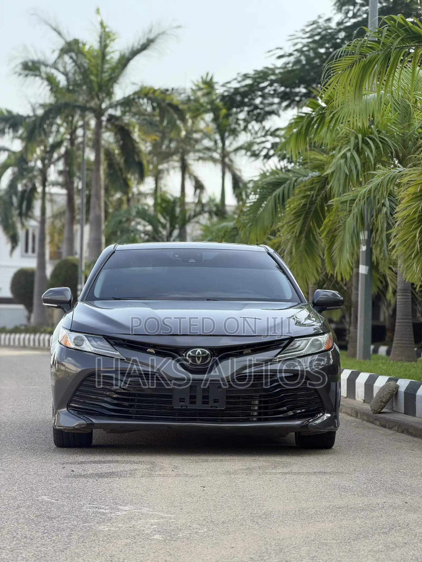 Toyota Camry 2018 Brown