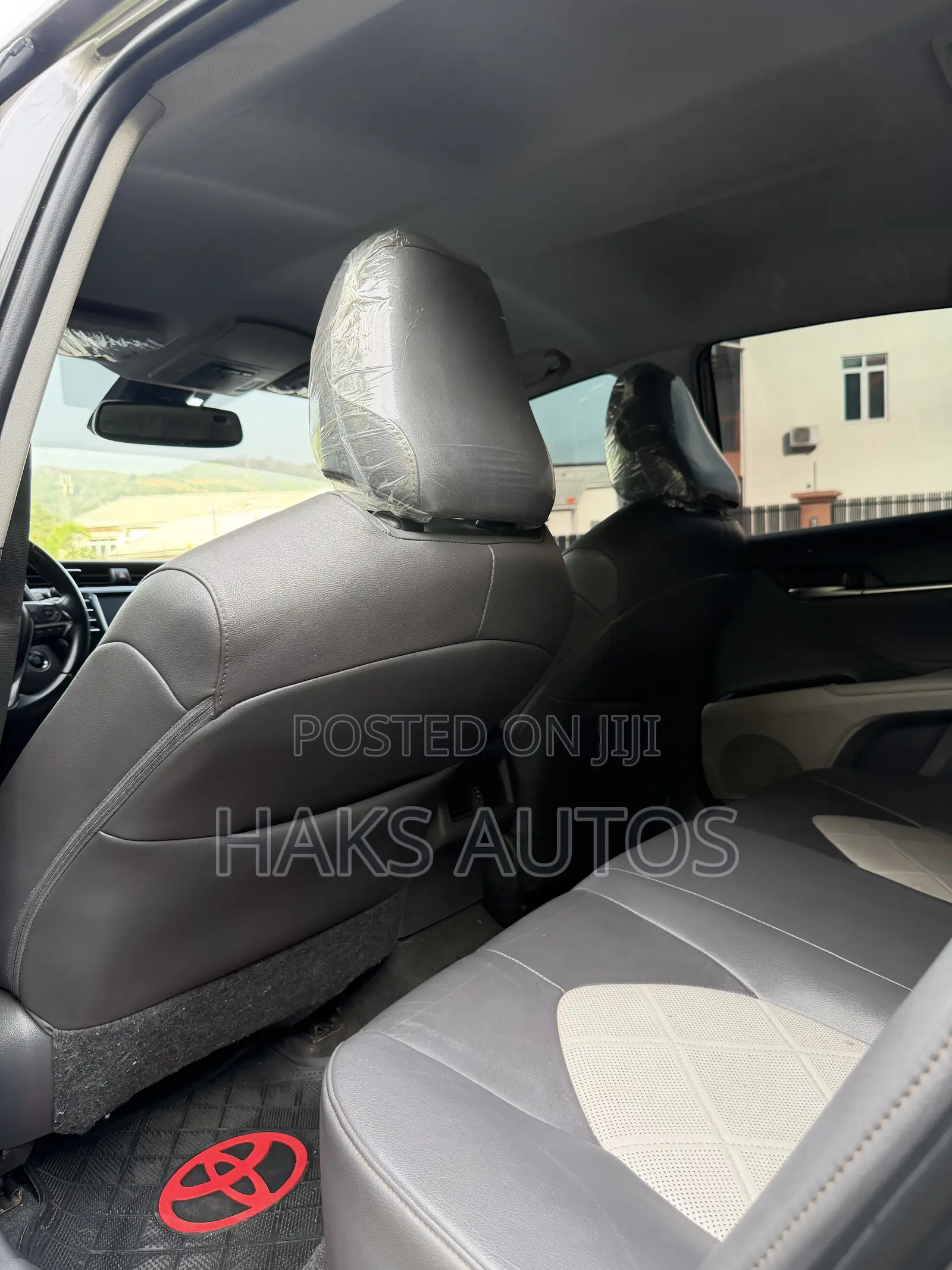 Toyota Camry 2018 Brown