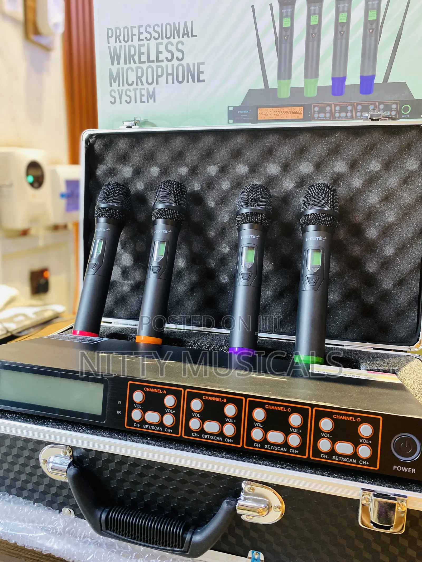 Voximic 4-in-1 Professional Wireless Microphone System VM-9090U