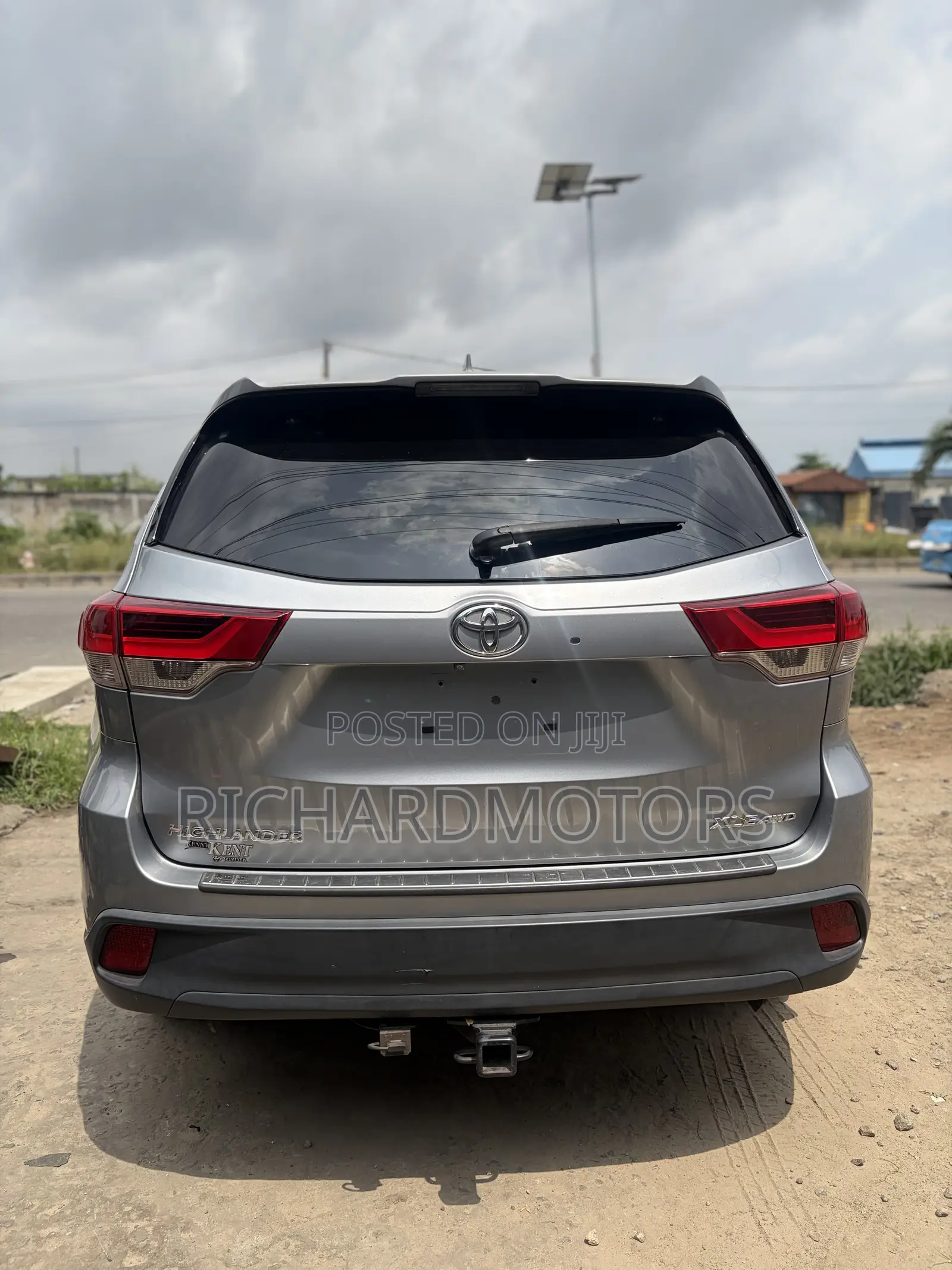 Toyota Highlander XLE 4dr SUV AWD (3.5L 6cyl 6A) 2015 Gray