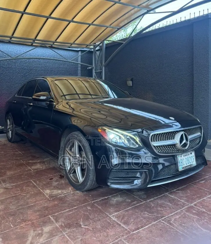 Mercedes-Benz E300 2016 Black