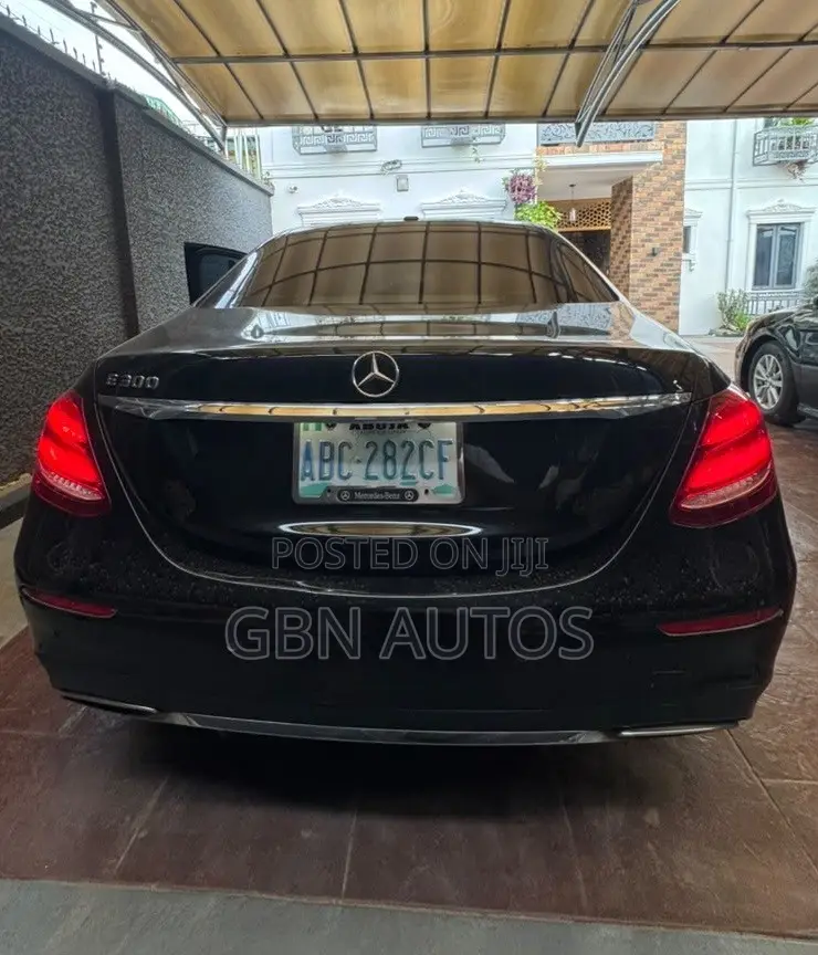 Mercedes-Benz E300 2016 Black