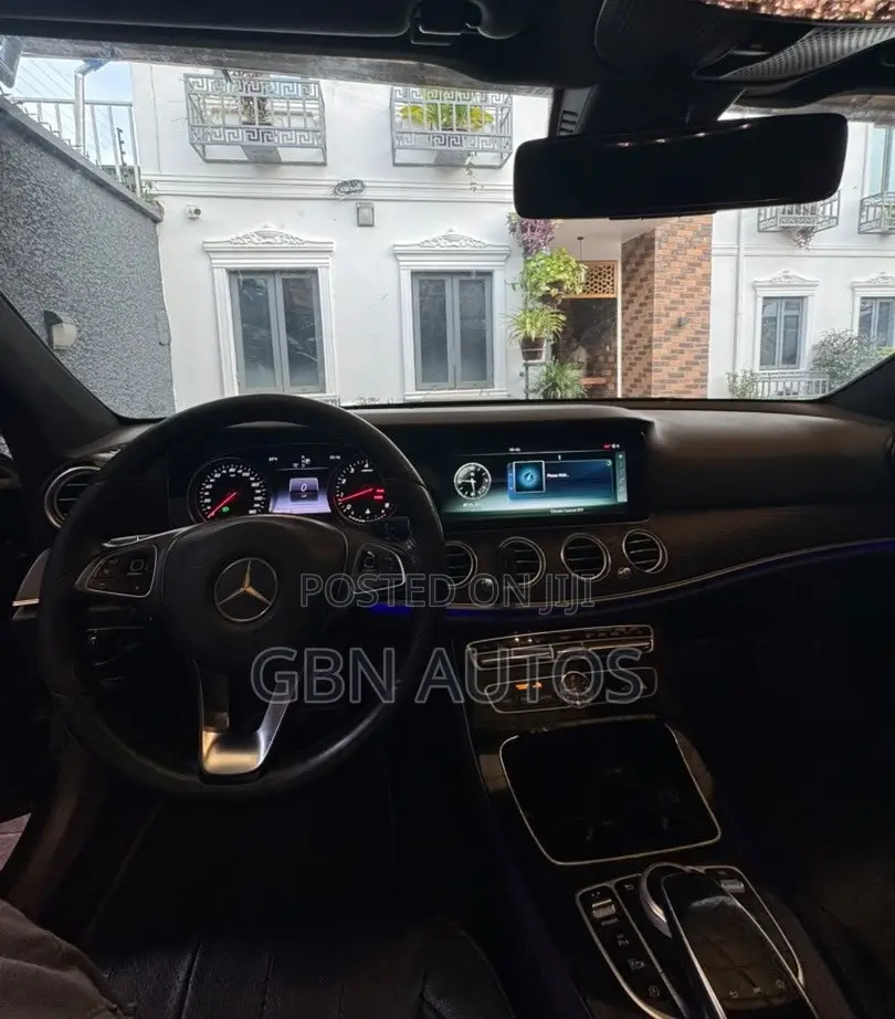 Mercedes-Benz E300 2016 Black