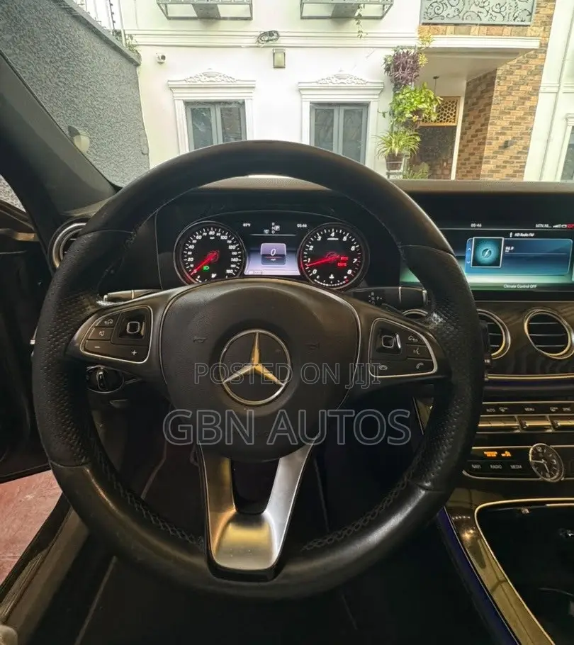 Mercedes-Benz E300 2016 Black