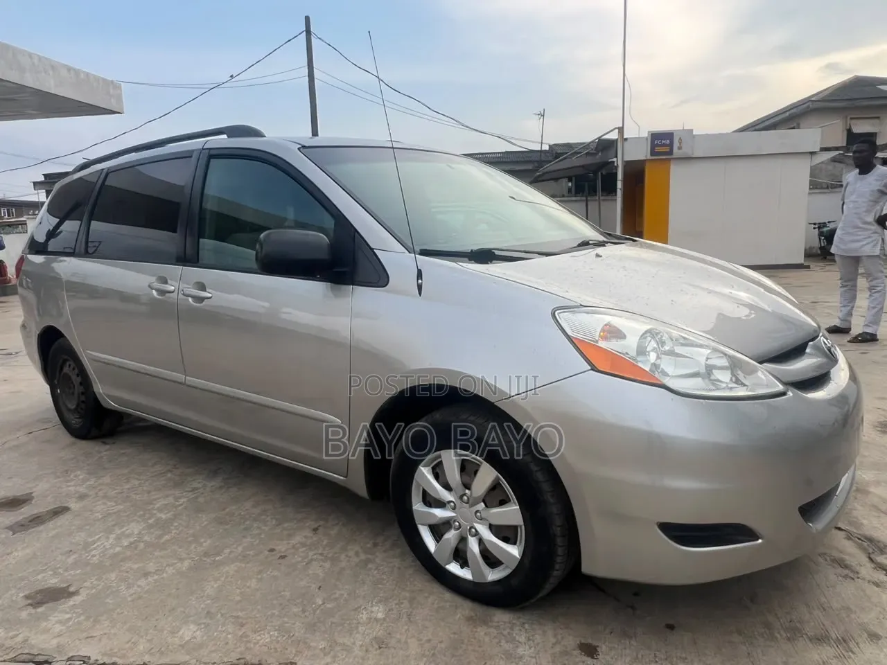 Toyota Sienna LE FWD 2006 Gold