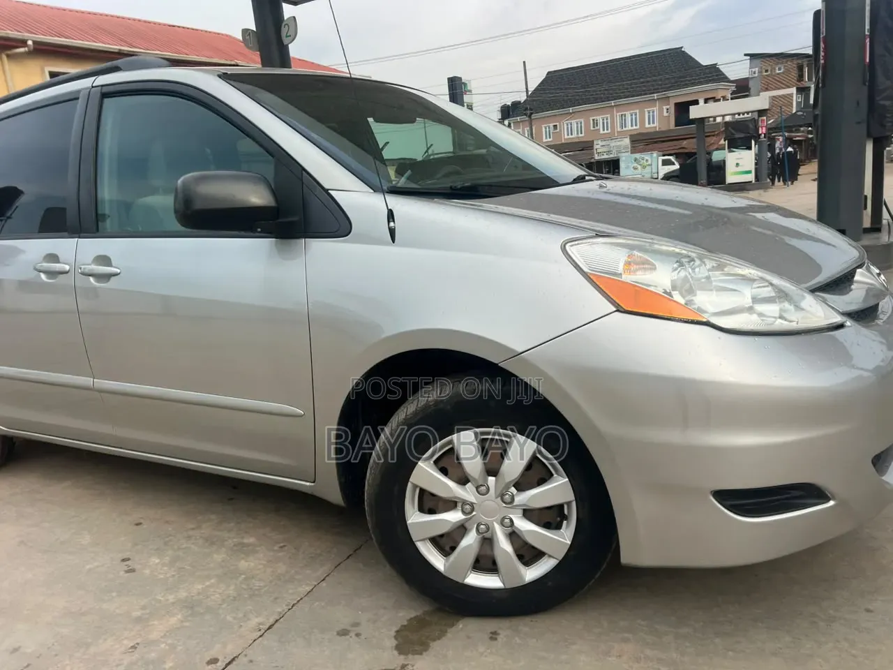 Toyota Sienna LE FWD 2006 Gold