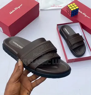 Classic Luxury Men's Slippers Ferragamo Good Quality Well Branded