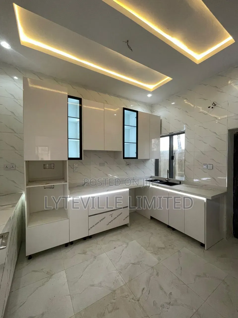 4bdrm Duplex in Ajiwe for sale