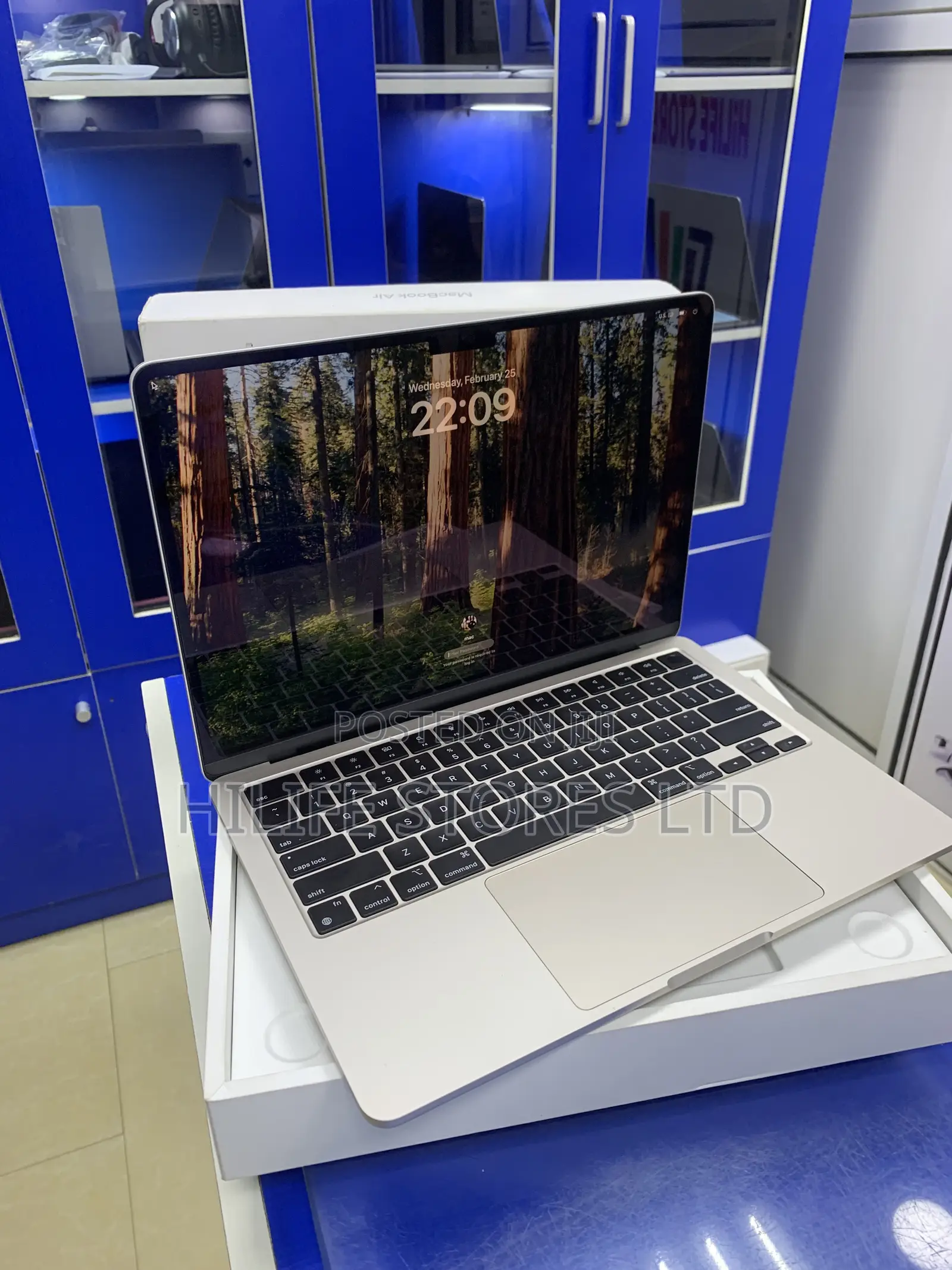 Laptop Apple MacBook Air 2024 M3 16GB Apple M3 SSD 256GB