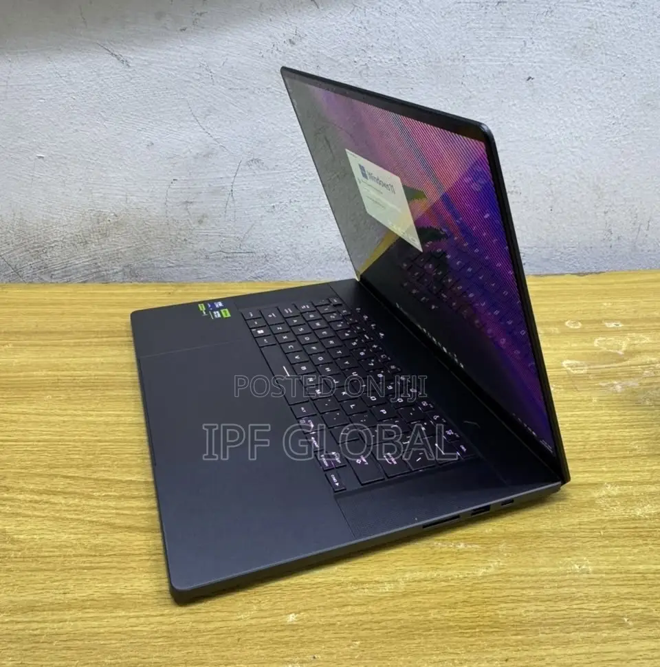 Laptop Asus ROG Zephyrus G16 16GB Intel Core Ultra 9 SSD 1T