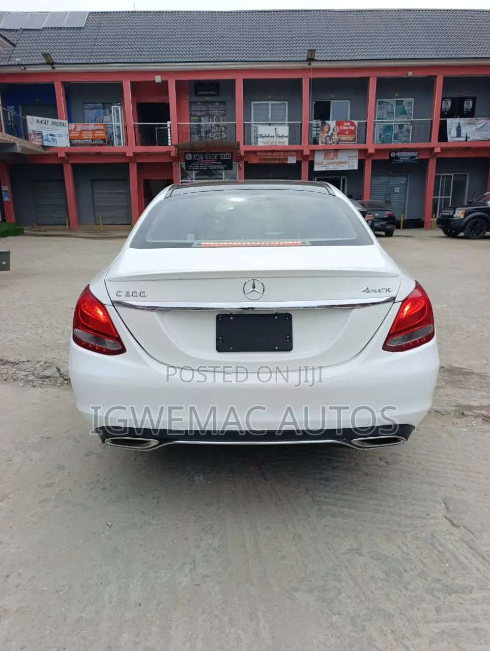 Mercedes-Benz C300 Luxury 4dr AWD 4Matic Sedan (2.0L 4cyl 7A) 2015