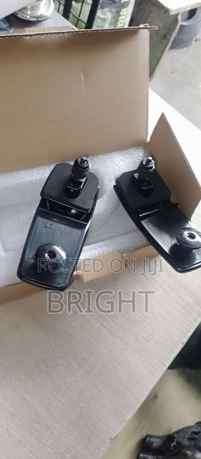 Back Glass Inches Ford Escape 2010