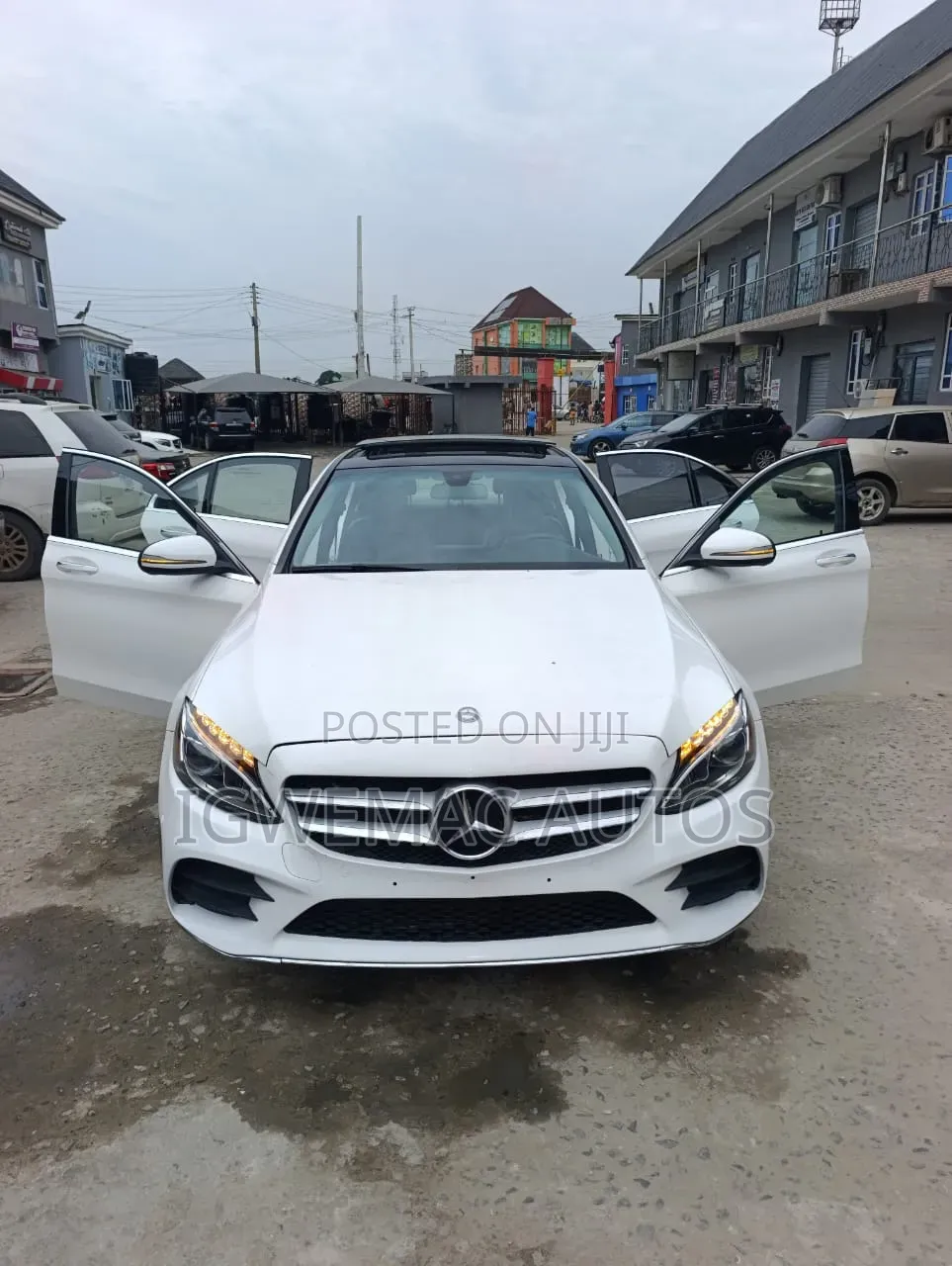 Mercedes-Benz C300 Luxury 4dr AWD 4Matic Sedan (2.0L 4cyl 7A) 2015