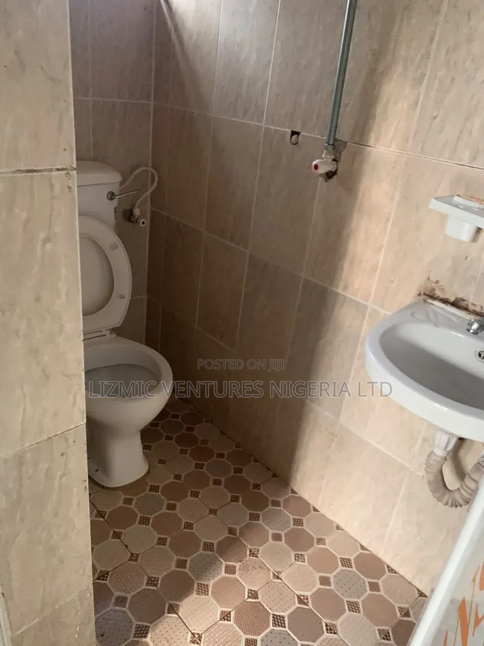 2bdrm Apartment in Agric Rd, Igando / Ikotun/Igando for rent
