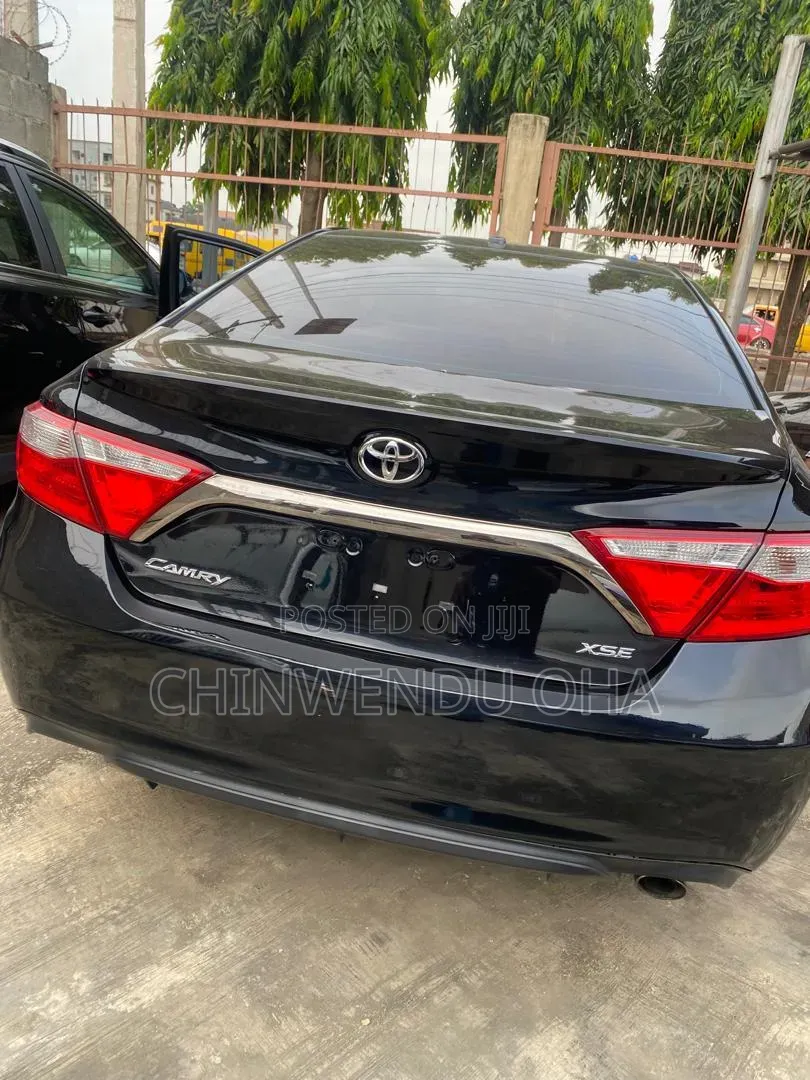 Toyota Camry 2016 Black