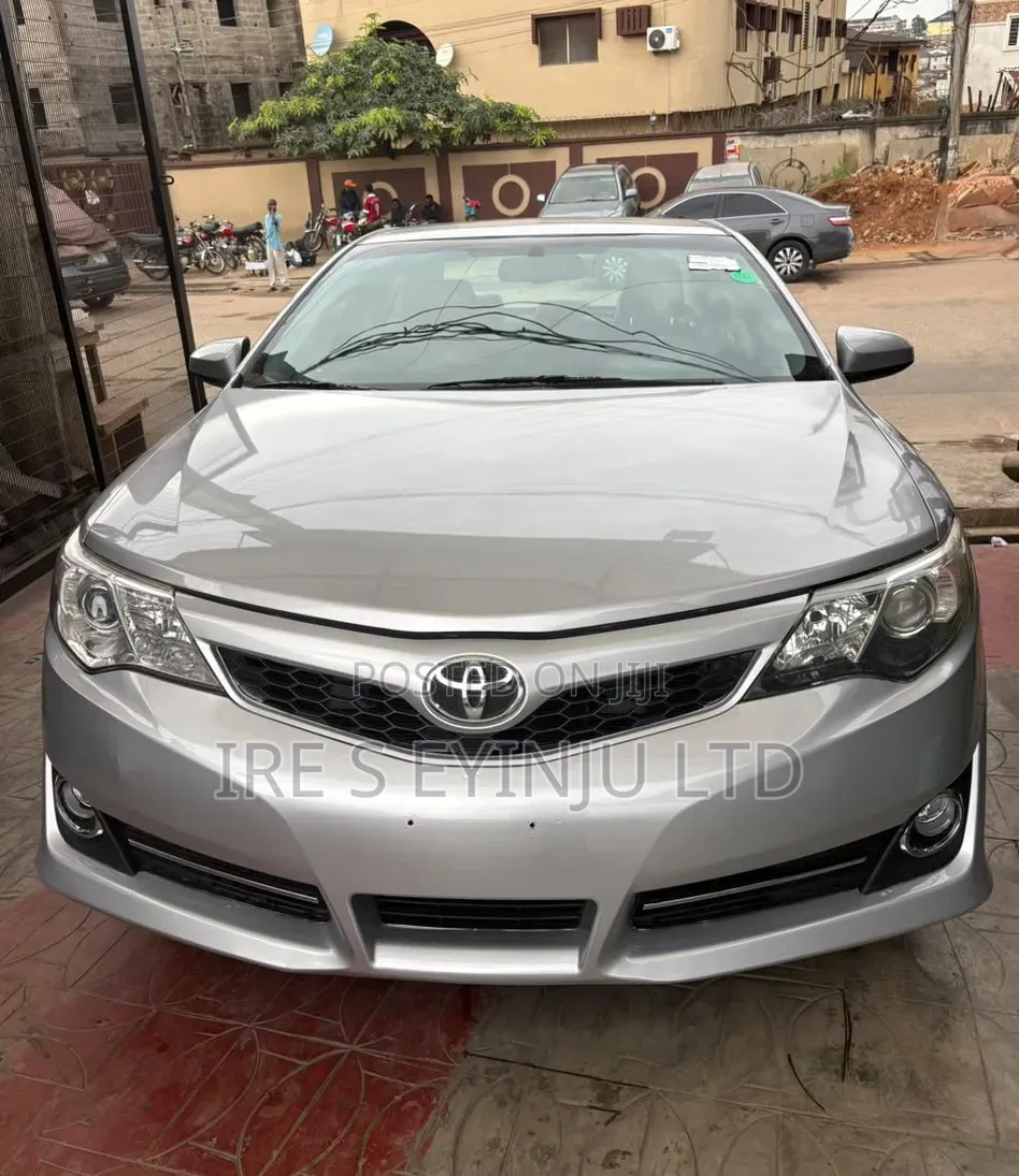 Toyota Camry 2014 Silver