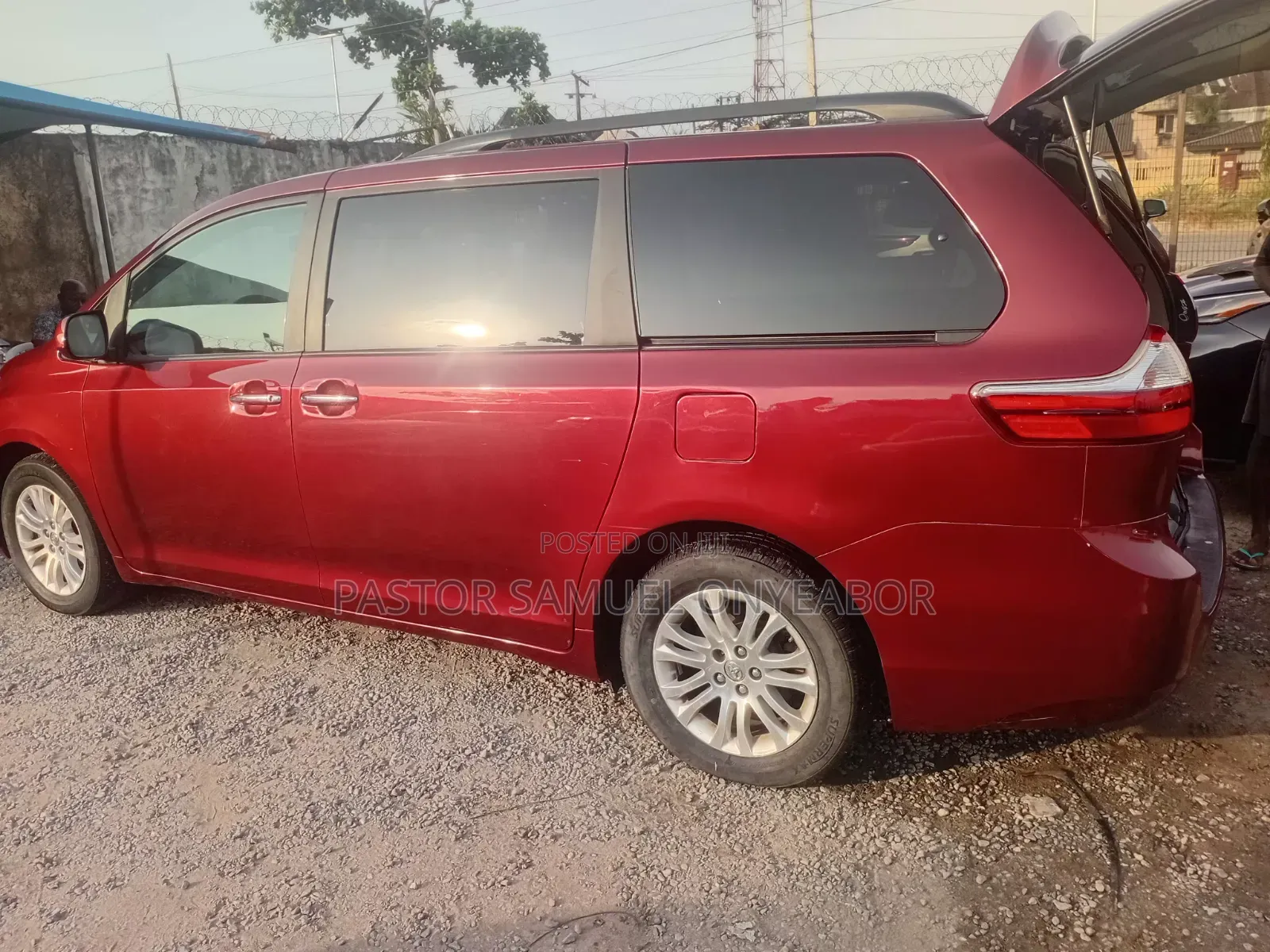 Toyota Sienna 2015 Red